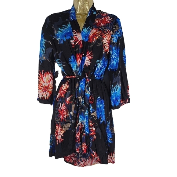 New Staccato Floral Print Robe Cover Up  Medium Ties around the waist - Picture 1 of 5